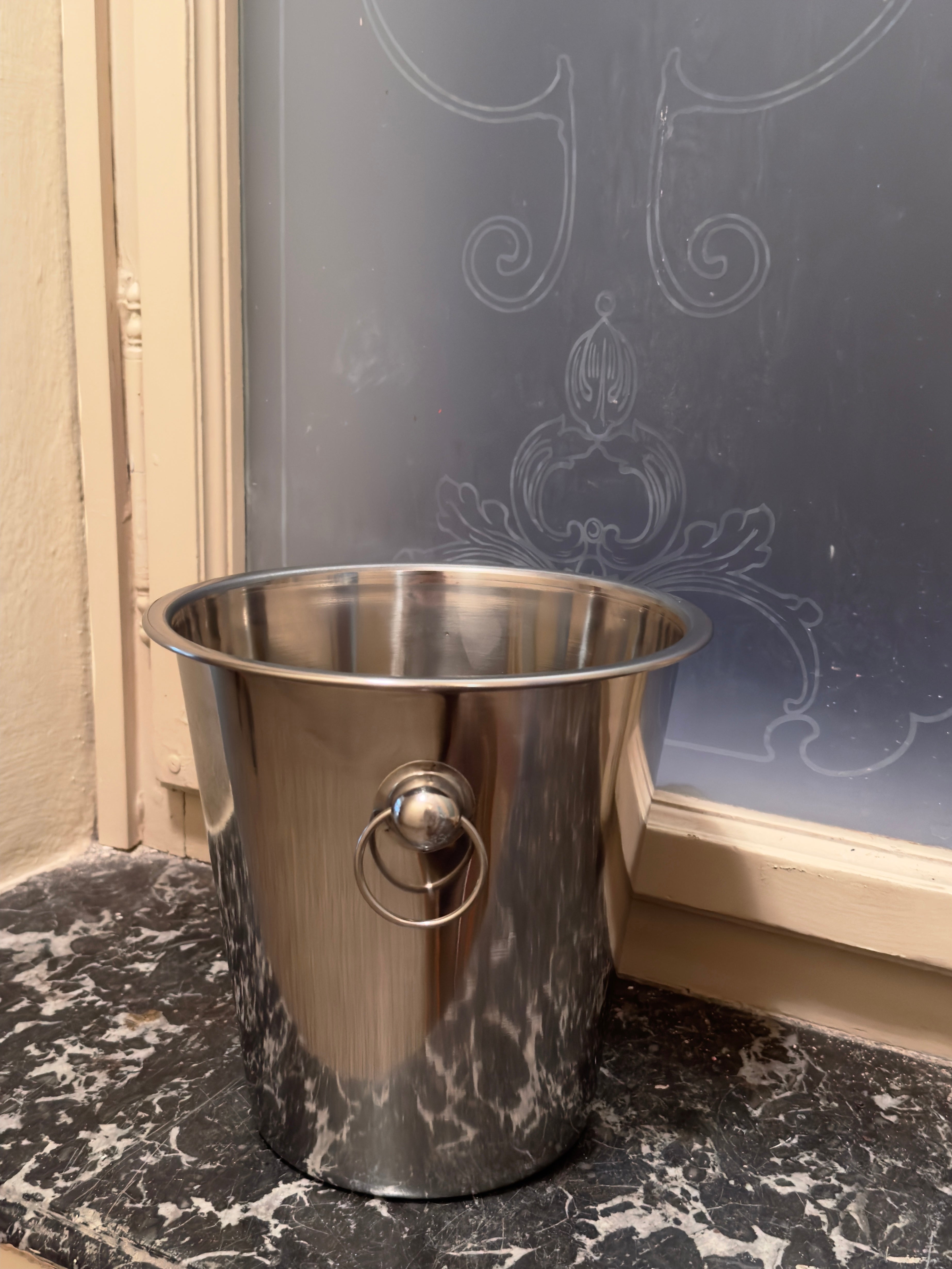 ICE BUCKET