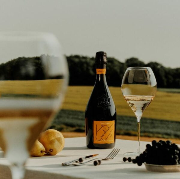 VEUVE CLICQUOT x JACQUEMUS LA GRANDE DAME 2008 75 cL