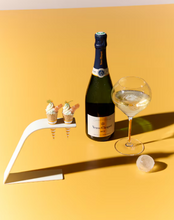 Načíst obrázek do prohlížeče Galerie, VEUVE CLICQUOT RICH CHAMPAGNE GLASS
