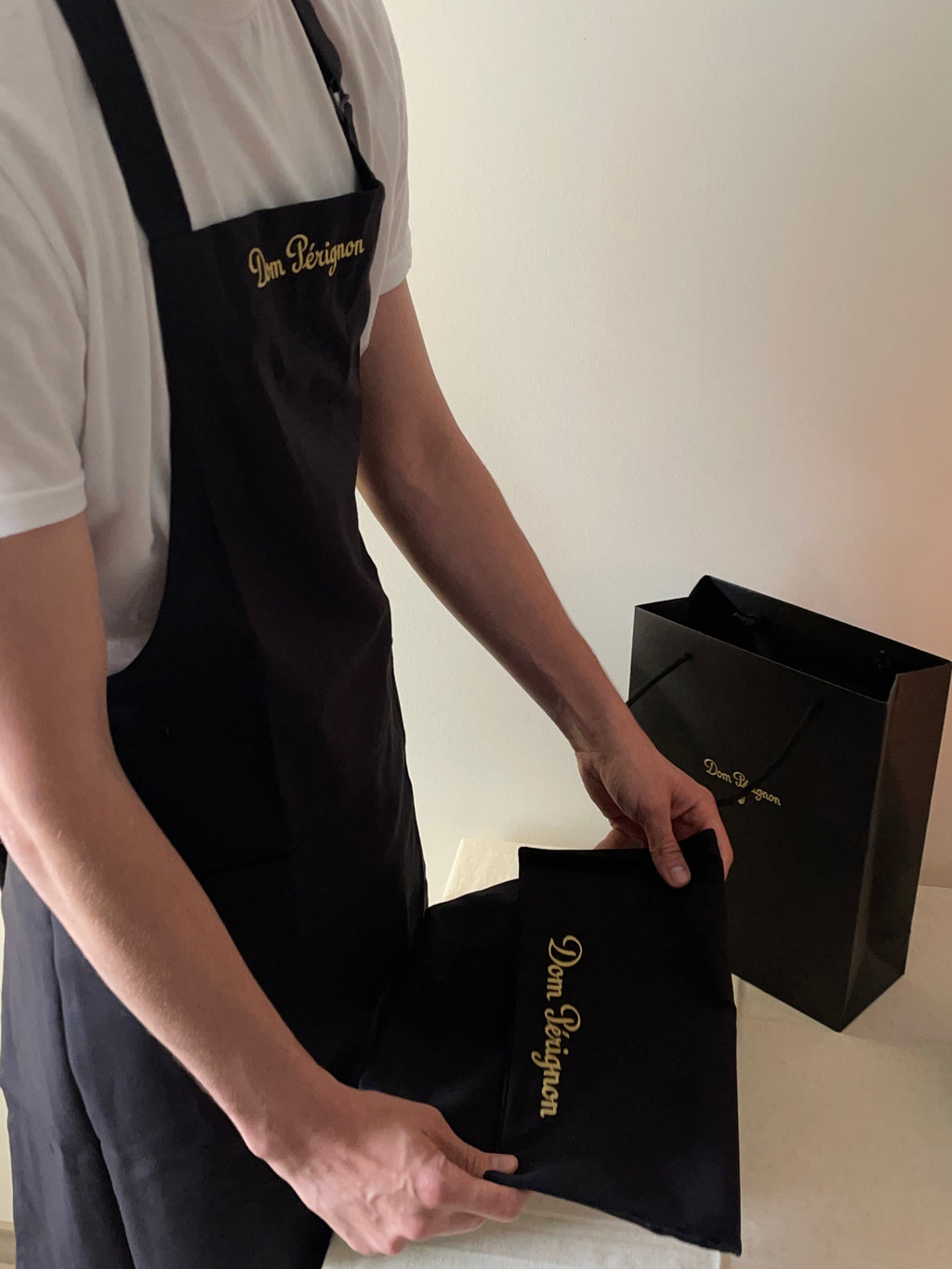 DOM PÉRIGNON TABLIER –⁠ ZÁSTĚRA