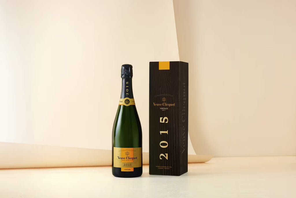 VEUVE CLICQUOT VINTAGE BRUT 2015 75 cL GIFT BOX, GIFT BAG