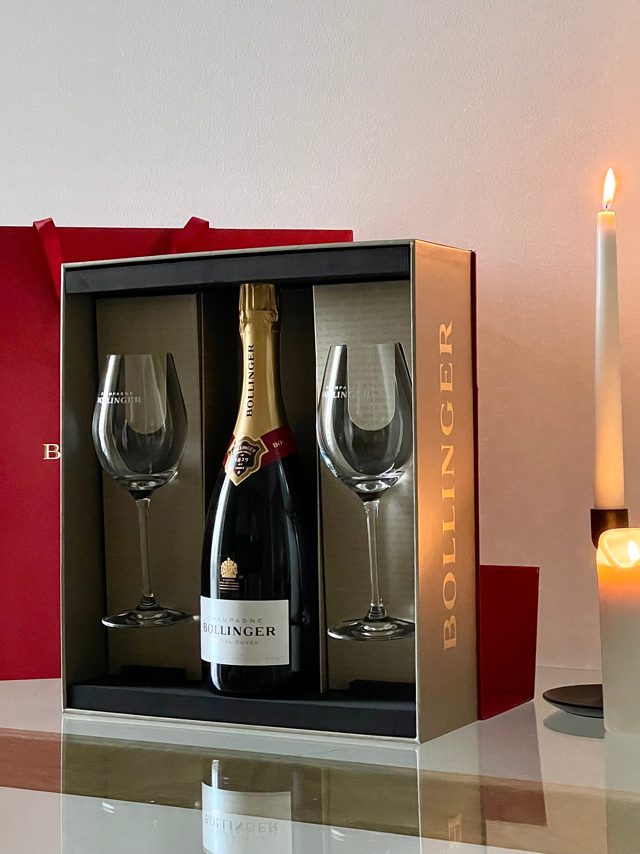 CHAMPAGNE BOLLINGER SPECIAL CUVÉE BRUT COFFRET 75 cL SET SE DVĚMI SKLENIČKAMI