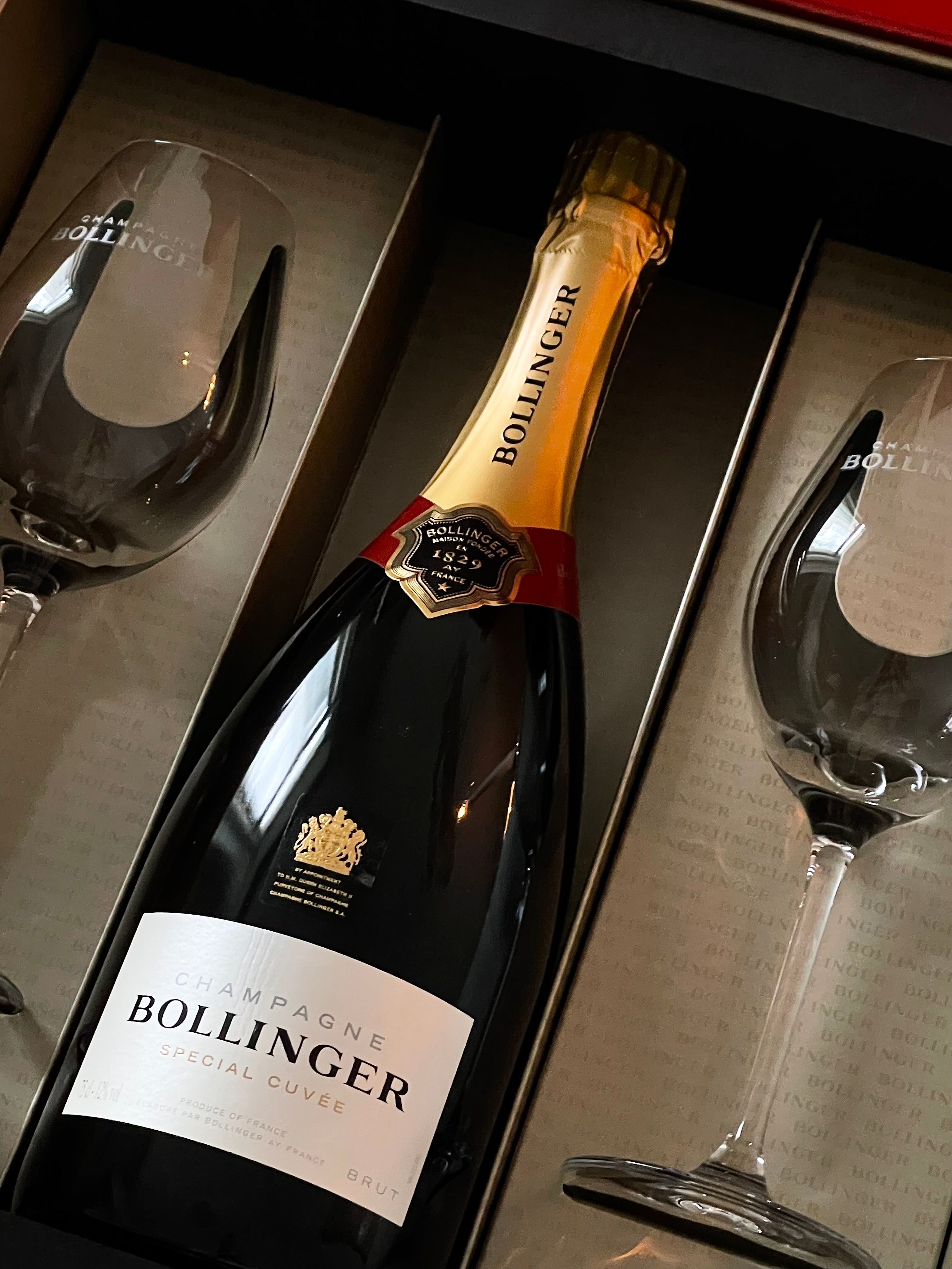 CHAMPAGNE BOLLINGER SPECIAL CUVÉE BRUT COFFRET 75 cL SET SE DVĚMI SKLENIČKAMI
