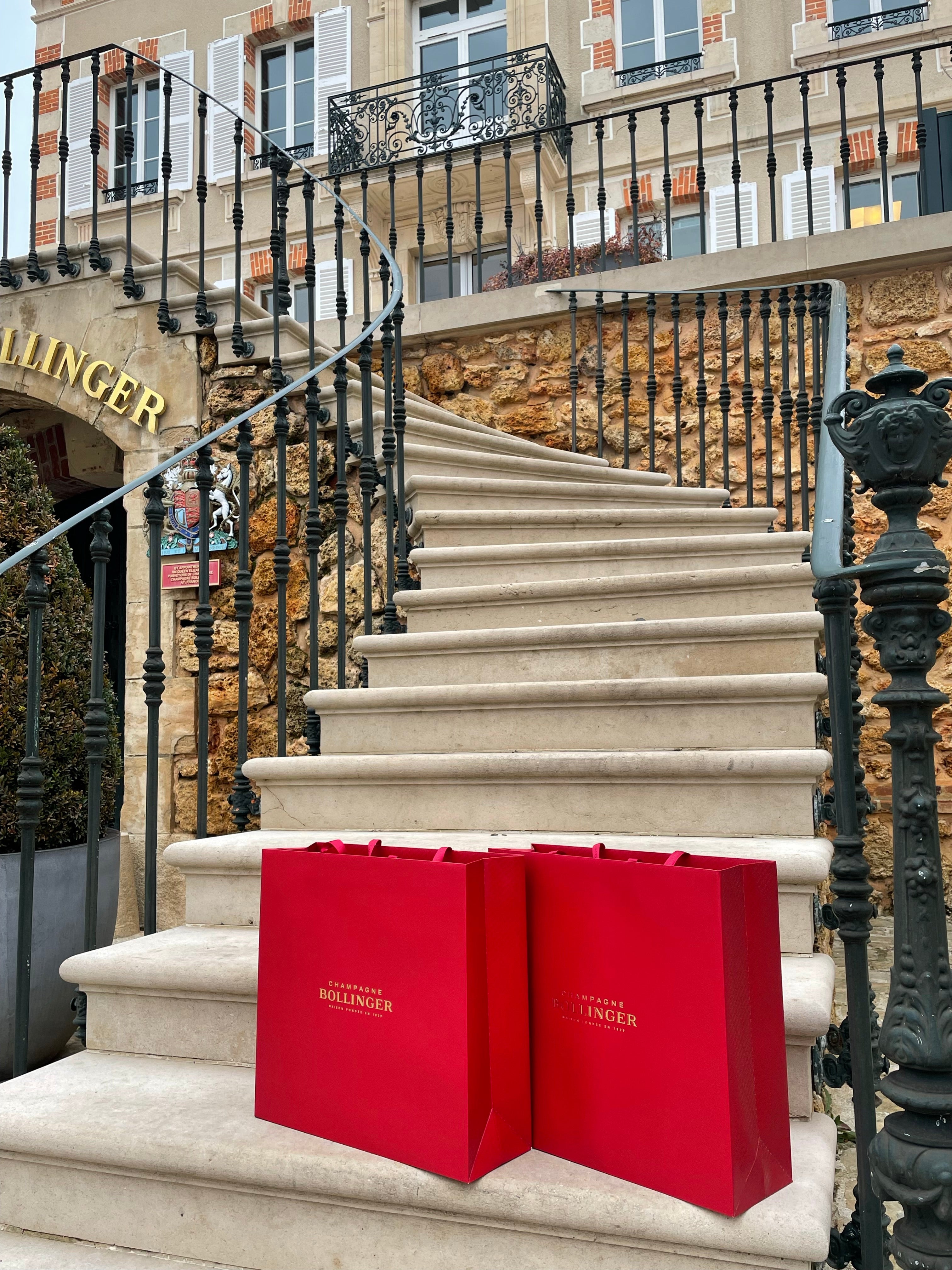 CHAMPAGNE BOLLINGER SPECIAL CUVÉE BRUT COFFRET 75 cL SET SE DVĚMI SKLENIČKAMI