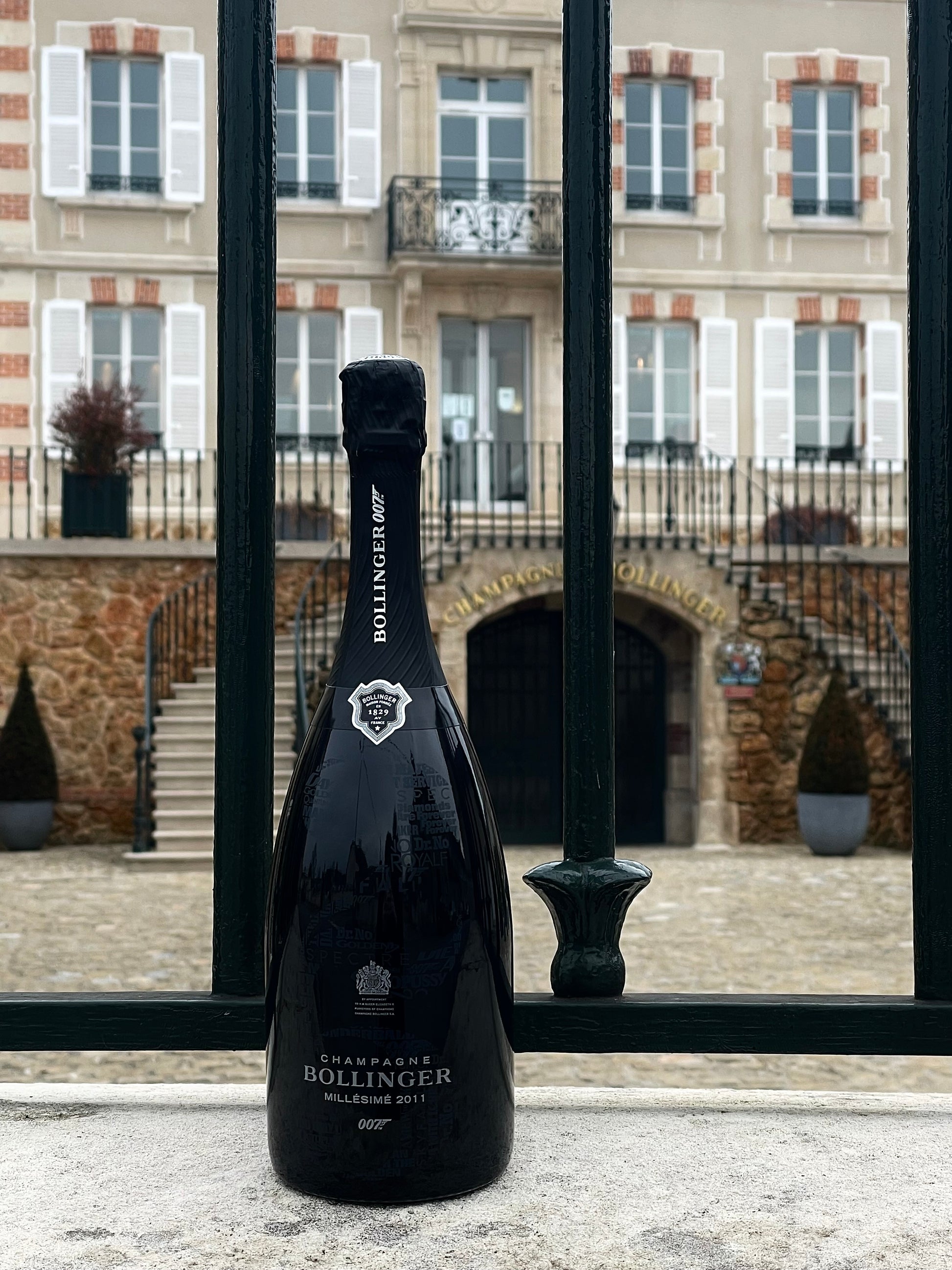 CHAMPAGNE BOLLINGER 007 BRUT MILLÉSIMÉ 2011 LIMITED EDITION 75 cL GIFT BAG