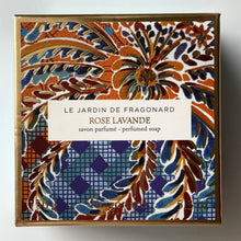 Načíst obrázek do prohlížeče Galerie, LE JARDIN DE FRAGONARD ~ rose lavande savon parfumé 150 g ~ růže a levandule
